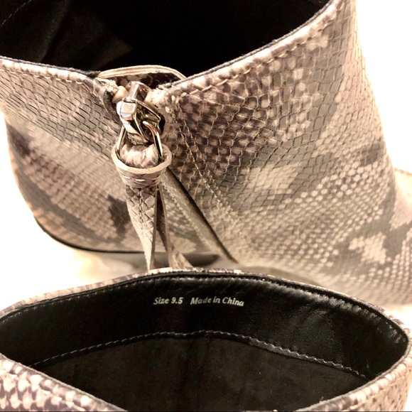 DOLCE VITA Snakeskin Block Heel Ankle Booties 9.5 - Picture 4 of 8